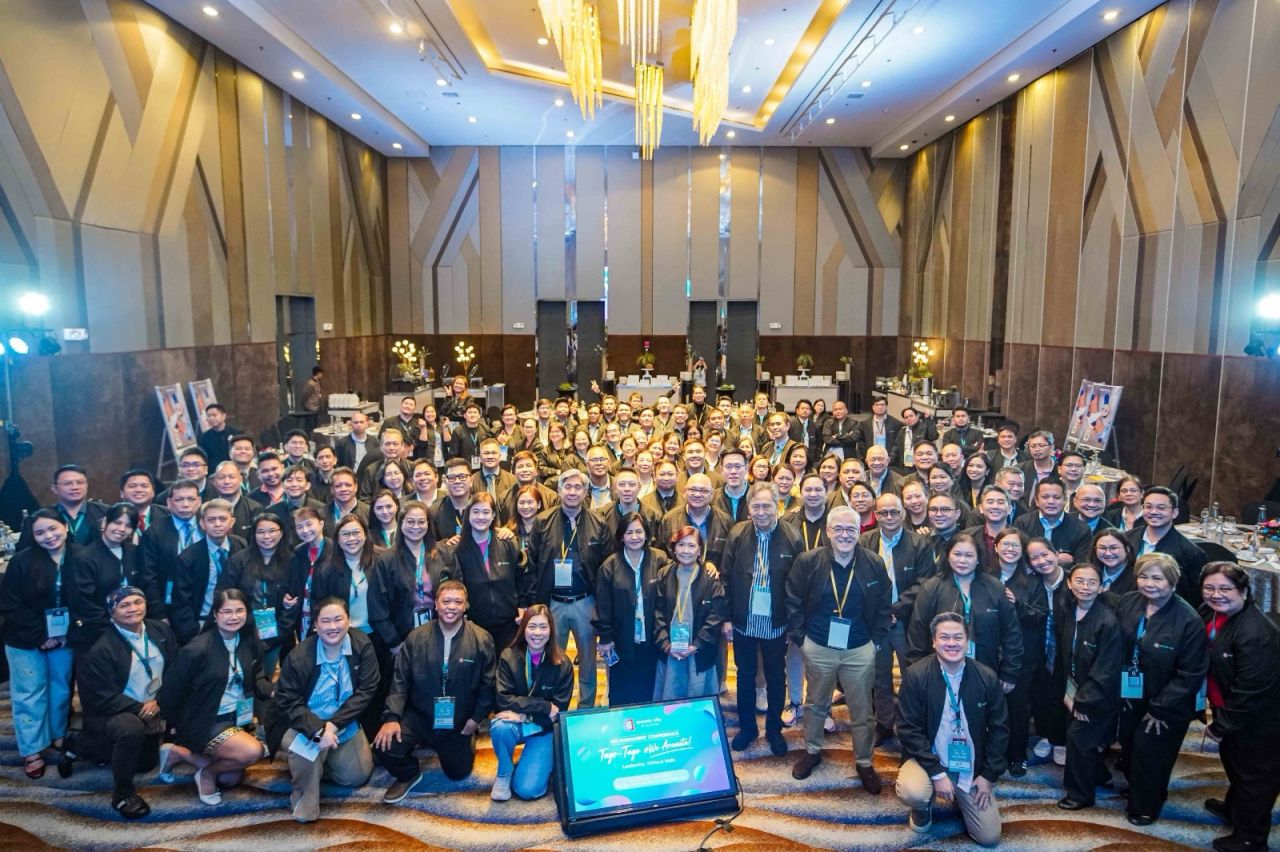 Araneta City managers' conference group photo
